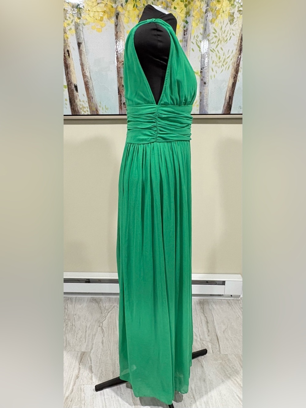 Elegant Emerald Green V-Neck Long Chiffon Maxi Dress - Picture 5 of 13